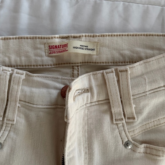 Levi’s High Rise Straight Jean - Picture 2 of 4
